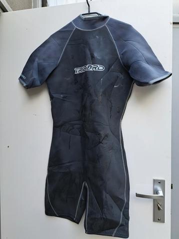 Wetsuit maat 44 beschikbaar voor biedingen
