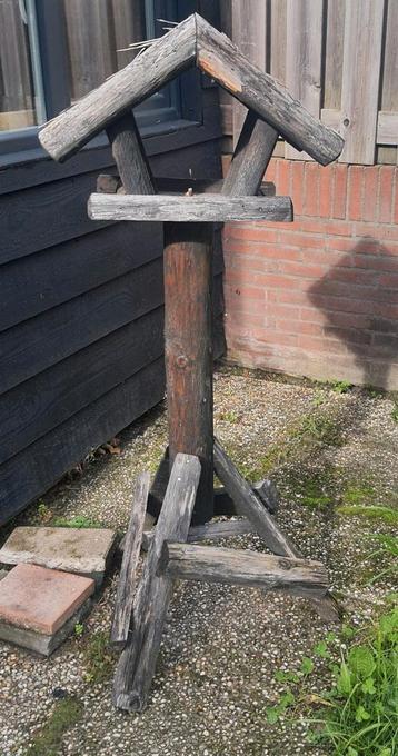 Staand vogelhuisje  beschikbaar voor biedingen