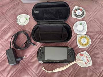 Sony PSP + games + Oplader + Etui (lege batterij) beschikbaar voor biedingen