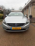Volvo V60 D6  Plug-in Hybrid 2013 Grijs, Auto's, Volvo, Automaat, 1849 kg, 1800 kg, Zwart