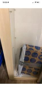 Ikea bertby vitrinekast naturel, Minder dan 50 cm, Ophalen of Verzenden, Zo goed als nieuw, 150 tot 200 cm