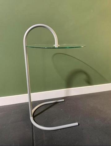 Ikea bijzet tafeltje  beschikbaar voor biedingen