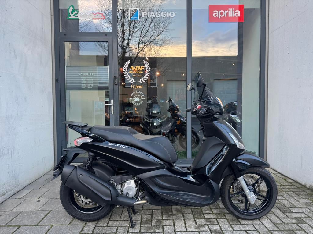 Piaggio beverly 350 abs asr 2020!, Motoren, Motoren | Piaggio, Particulier, Scooter, Ophalen of Verzenden
