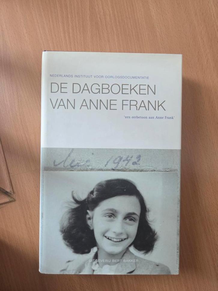Anne Frank - Dagboeken & Verhaaltjes - 2 Boeken, Boeken, Biografieën, Gelezen, Politiek, Ophalen of Verzenden