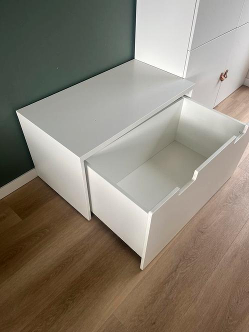 IKEA SMÅSTAD (bank en kist) wit, 90x49x48 kindertafel met la, Kinderen en Baby's, Kinderkamer | Overige Meubels, Gebruikt, Tafel
