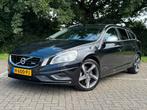 Volvo V60 T5 R-design 240pk 2011 Zwart handgeschakeld, Auto's, Volvo, Voorwielaandrijving, Stof, 1800 kg, Zwart