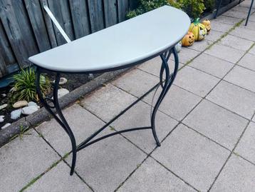 Kaptafel met spiegel beschikbaar voor biedingen
