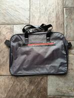 Guess handige platte reistas, weekendtas., 30 cm of meer, Minder dan 35 cm, Ophalen of Verzenden, Zo goed als nieuw