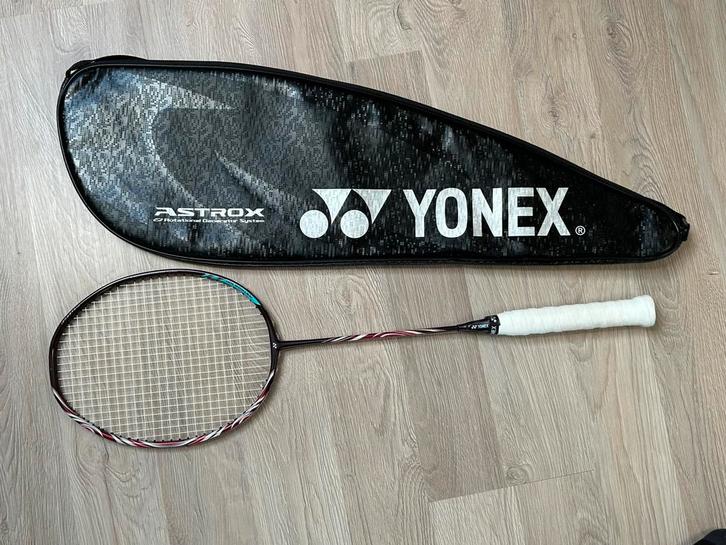 Yonex Astrox 100ZZ 3U 4G nieuw, Sport en Fitness, Badminton, Nieuw, Racket(s), Ophalen of Verzenden