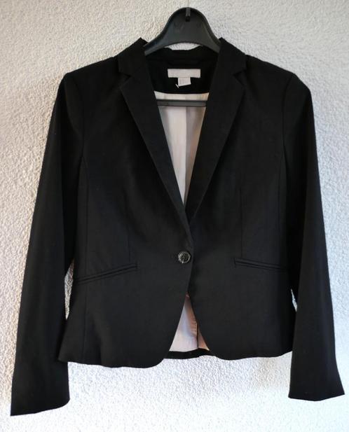 Korte zwarte blazer van H&M maat 36, Kleding | Dames, Jasjes, Kostuums en Pakken, Zo goed als nieuw, Jasje, Maat 36 (S), Zwart