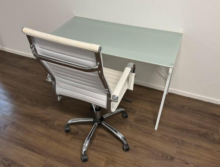 Bureaustoel inclusief wit glazen bureau, Huis en Inrichting, Bureaustoelen, Zo goed als nieuw, Bureaustoel, Wit, Ergonomisch, Gaming bureaustoel