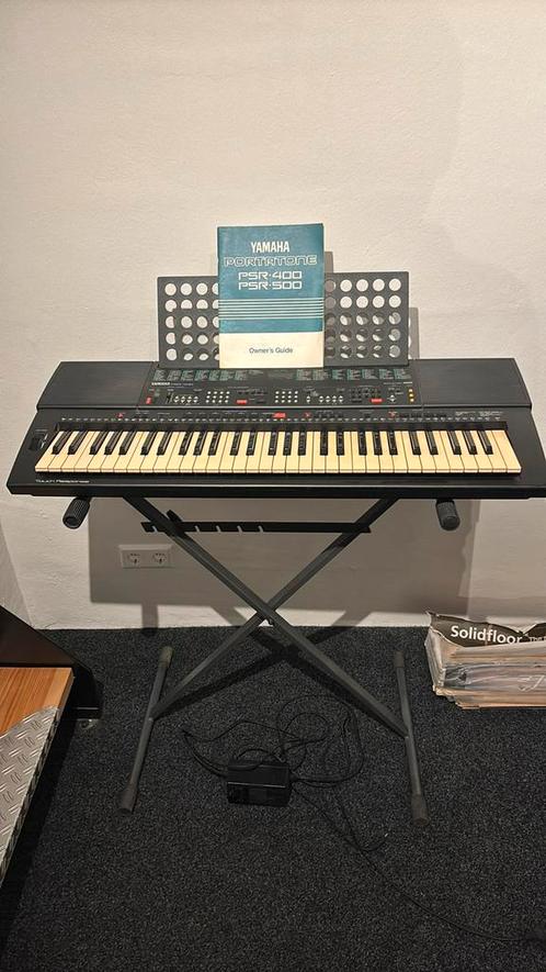 Yamaha PSR 400, Muziek en Instrumenten, Keyboards, Gebruikt, 61 toetsen, Yamaha, Aanslaggevoelig, Met standaard, Midi-aansluiting