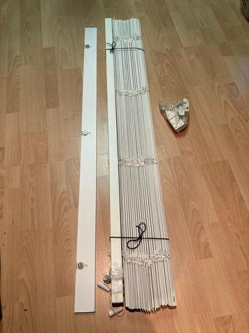 Witte Houten Lamellen beschikbaar voor biedingen