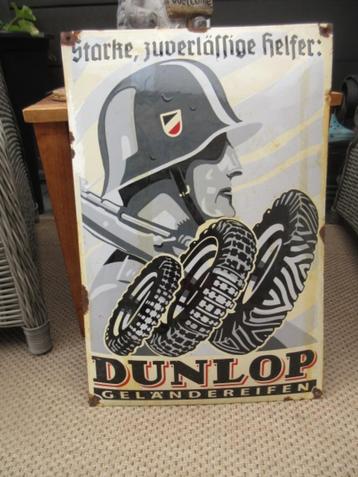 Emaille bord , Duitse soldaat en DUNLOP. 60x40cm !!!! beschikbaar voor biedingen