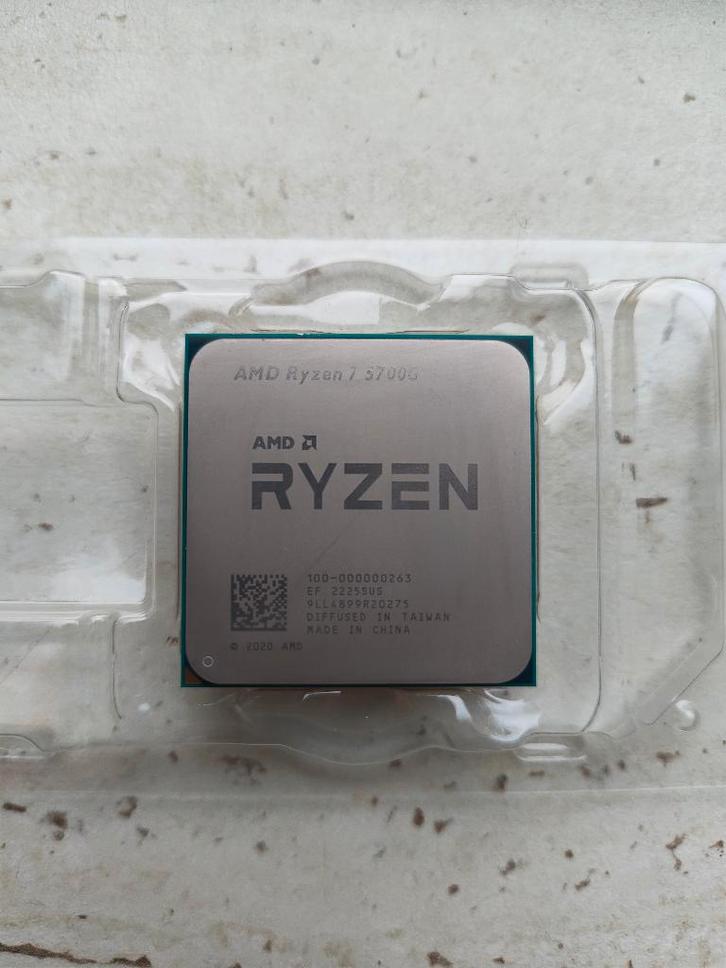 AMD Ryzen 7 5700G cpu met geïntegreerde gpu en koeler, Computers en Software, Processors, Zo goed als nieuw, 8-core, 4 Ghz of meer
