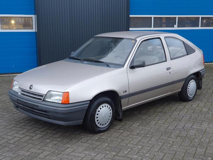 Opel Kadett 1.2 mooie staat 67.000 km 1990, Auto's, Opel, Bedrijf, Kadett, Metallic lak, Benzine, Euro 1, Hatchback, Handgeschakeld