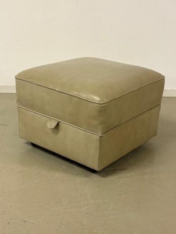 Engelse Pouffe in rundleder beschikbaar voor biedingen