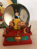 Disneyland sneeuwitje snowglobe met doos, Ophalen, Sneeuwwitje of Doornroosje, Beeldje of Figuurtje
