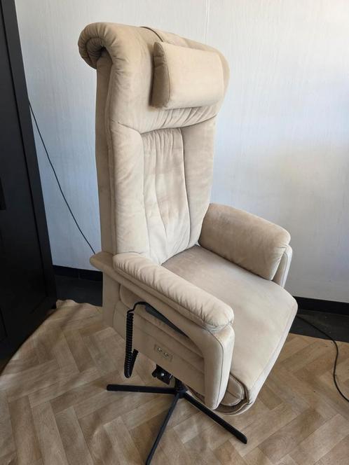 Luxe prominent Stockholm Accu sta op relax stoel fauteuil, Huis en Inrichting, Fauteuils, Zo goed als nieuw, Stof, 50 tot 75 cm