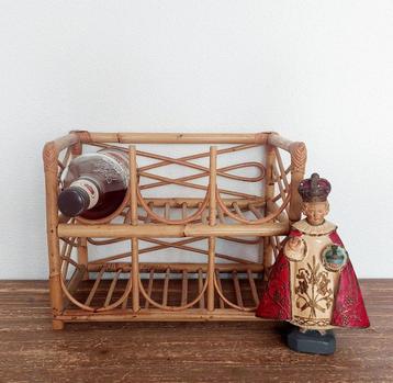 Vintage rotan wijnrek  beschikbaar voor biedingen