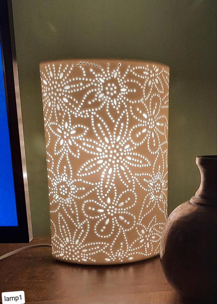 Sfeervolle decoratieve lamp, Huis en Inrichting, Lampen | Vloerlampen, Zo goed als nieuw, 100 tot 150 cm, Overige materialen, Ophalen of Verzenden