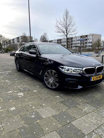 BMW 5-Serie 520i 184pk Aut. 2019 Zwart beschikbaar voor biedingen