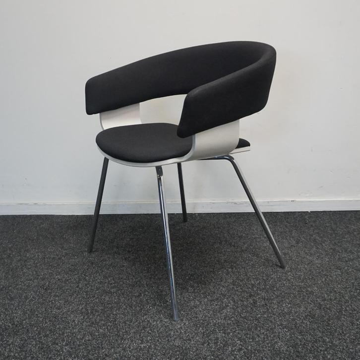 Allermuir A580 Mollie Design Stoelen | Stoelen | Zwart / Wit, Huis en Inrichting, Stoelen, Gebruikt, Vijf, Zes of meer stoelen