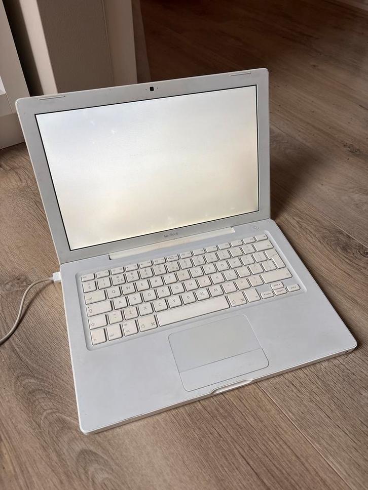 MacBook (2010) - Retro Apple, Werkt op Lader, Computers en Software, Apple Macbooks, Gebruikt, MacBook, 13 inch, Minder dan 2 Ghz