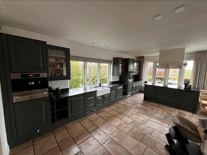 Keuken 7m + eiland | graniet | Miele apparatuur compleet, Huis en Inrichting, Keuken | Complete keukens, Gebruikt, Grijs, Graniet of Steen