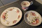 Royal albert servies, Huis en Inrichting, Keuken | Servies, Ophalen of Verzenden, Zo goed als nieuw, Overige stijlen, Kop(pen) en/of Schotel(s)