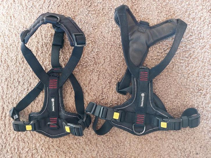 Puppy / kleine hond tuigje 2 stuks!, Dieren en Toebehoren, Hondenhalsbanden en Penningen, Zo goed als nieuw, Ophalen of Verzenden