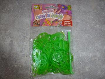 NIEUW 200 glimmend groene loom bandjes 5 zakjes voor 10,00 beschikbaar voor biedingen