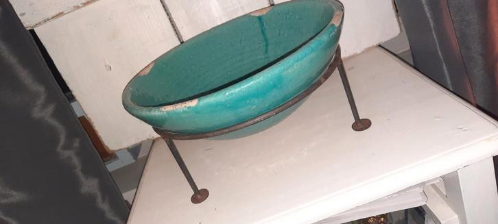Turquoise PTMD schaal in ijzeren houder., Huis en Inrichting, Woonaccessoires | Schalen en Manden, Zo goed als nieuw, Rond, Ophalen of Verzenden