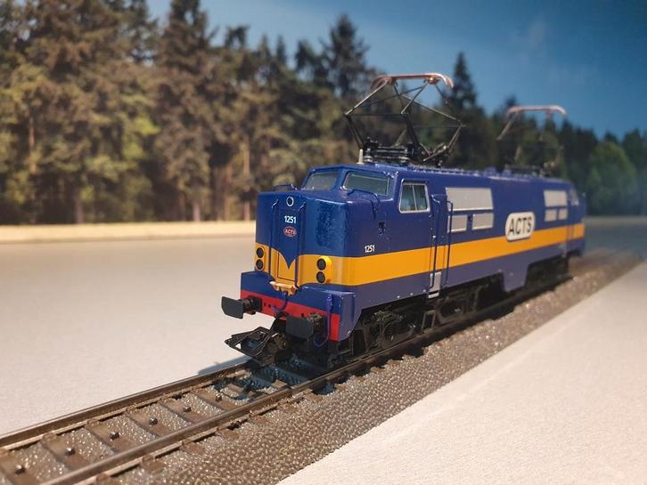 Märklin loc 37122, Hobby en Vrije tijd, Modeltreinen | H0, Gebruikt, Locomotief, Wisselstroom, Märklin, NS, Ophalen of Verzenden