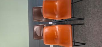 4 eetkamerstoelen stoelen  beschikbaar voor biedingen