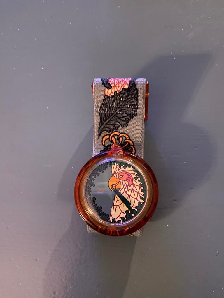 Bijzonder Pop Swatch polshorloge met uniek design, Sieraden, Tassen en Uiterlijk, Horloges | Dames, Gebruikt, Polshorloge, Swatch