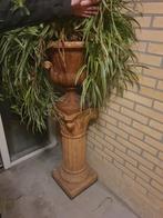 Pilaar met bloempot en plant, Huis en Inrichting, Woonaccessoires | Zuilen en Pilaren, Ophalen