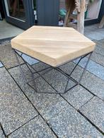 Stijlvol krukje met metalen frame en houten blad, Ophalen of Verzenden, Zo goed als nieuw, Hout