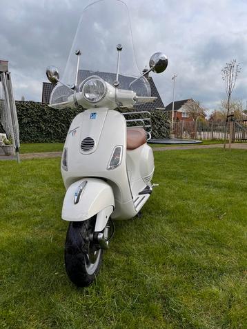 Leuke Vespa Piaggio lx50 snorscooter bj 2010