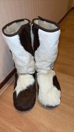 New Zeeland laarzen van koeienhuid en wol, Ophalen of Verzenden, Zo goed als nieuw