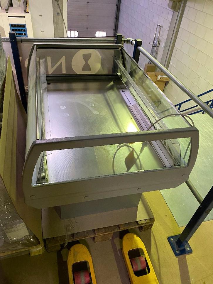 Te koop: koelvitrine, Witgoed en Apparatuur, Koelkasten en IJskasten, Zo goed als nieuw, Zonder vriesvak, 200 liter of meer, 85 tot 120 cm