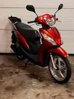 Honda vision 2014, Fietsen en Brommers, Ophalen, Overige modellen, Maximaal 45 km/u, Zo goed als nieuw