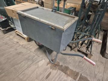 Gereedschap kruiwagen - Gebruikt beschikbaar voor biedingen