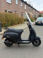 Zwarte GTS Toscana scooter – bouwjaar 2022, Gebruikt, Benzine, Ophalen, Overige merken