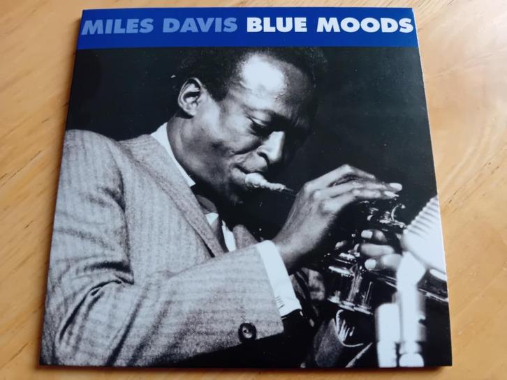 CD Miles Davis - Blue Moods, Cd's en Dvd's, Cd's | Jazz en Blues, Zo goed als nieuw, Jazz, 1940 tot 1960, Verzenden