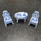 miniatuurstad delftsblauw 2 stoeltjes met tafel, Antiek en Kunst, Ophalen of Verzenden