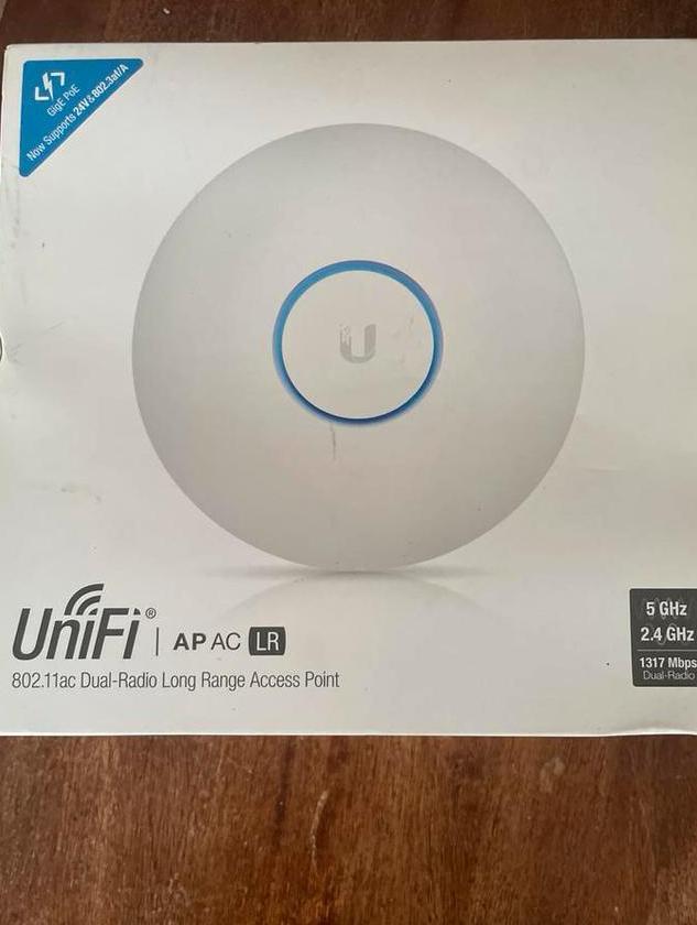Ubiquiti UniFi AP AC LR - Nieuwstaat!, Computers en Software, Accesspoints, Zo goed als nieuw, Ophalen of Verzenden