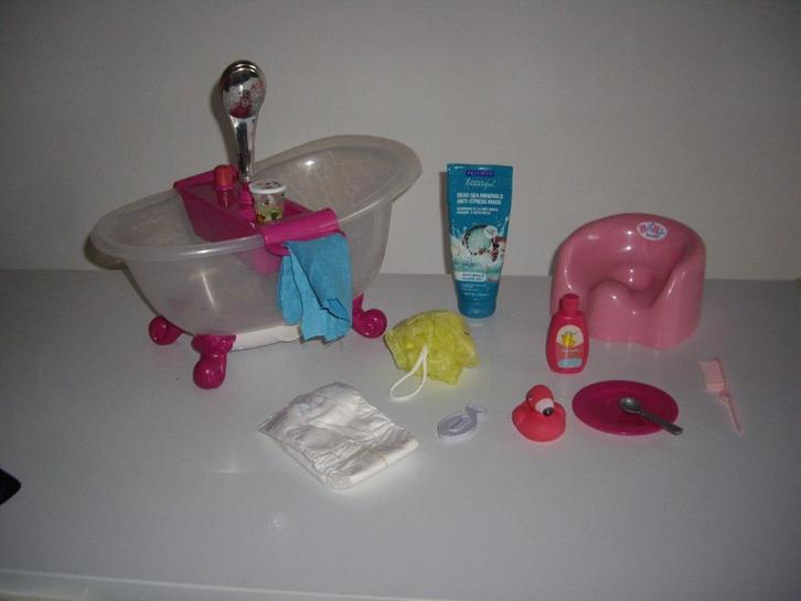 baby born bad met licht en muziek + acc, Kinderen en Baby's, Speelgoed | Poppen, Zo goed als nieuw, Babypop, Ophalen