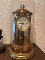 Antieke pendule klok onder stolp, Ophalen