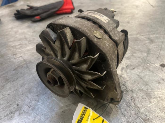 Dynamo van een Peugeot 106, Auto-onderdelen, Motor en Toebehoren, Peugeot, Gebruikt, 3 maanden garantie, Ophalen of Verzenden